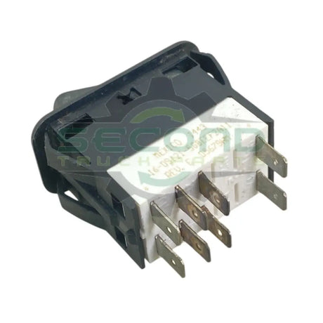16-09121-5G8EEF2A11 Genuine Paccar Switch Cruise ON/OFF - Second Truck Parts