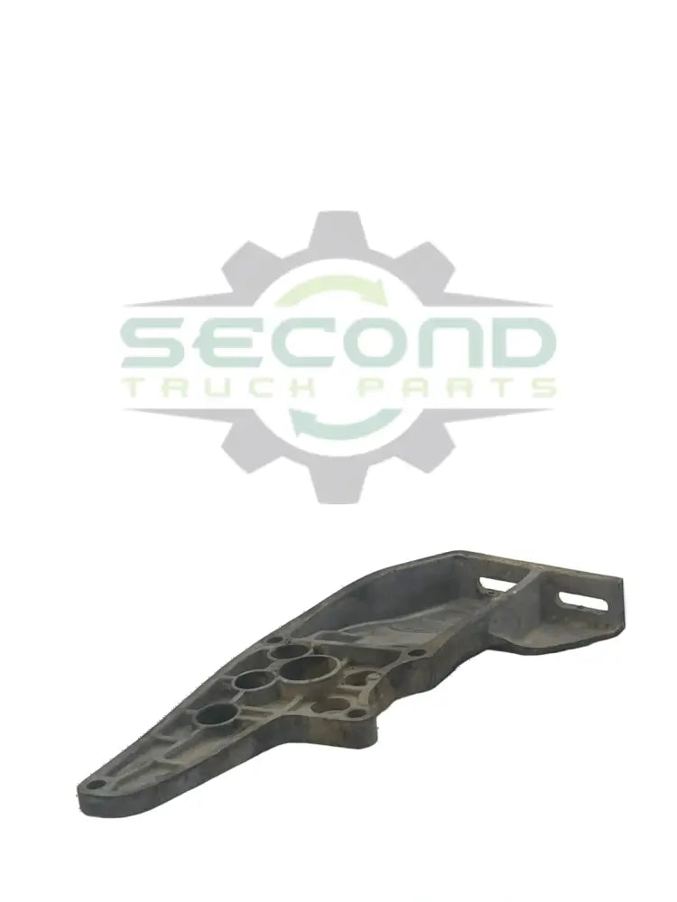 L11-6241R Genuine Peterbilt Right Side Upper Pivot Bracket - Second Truck Parts