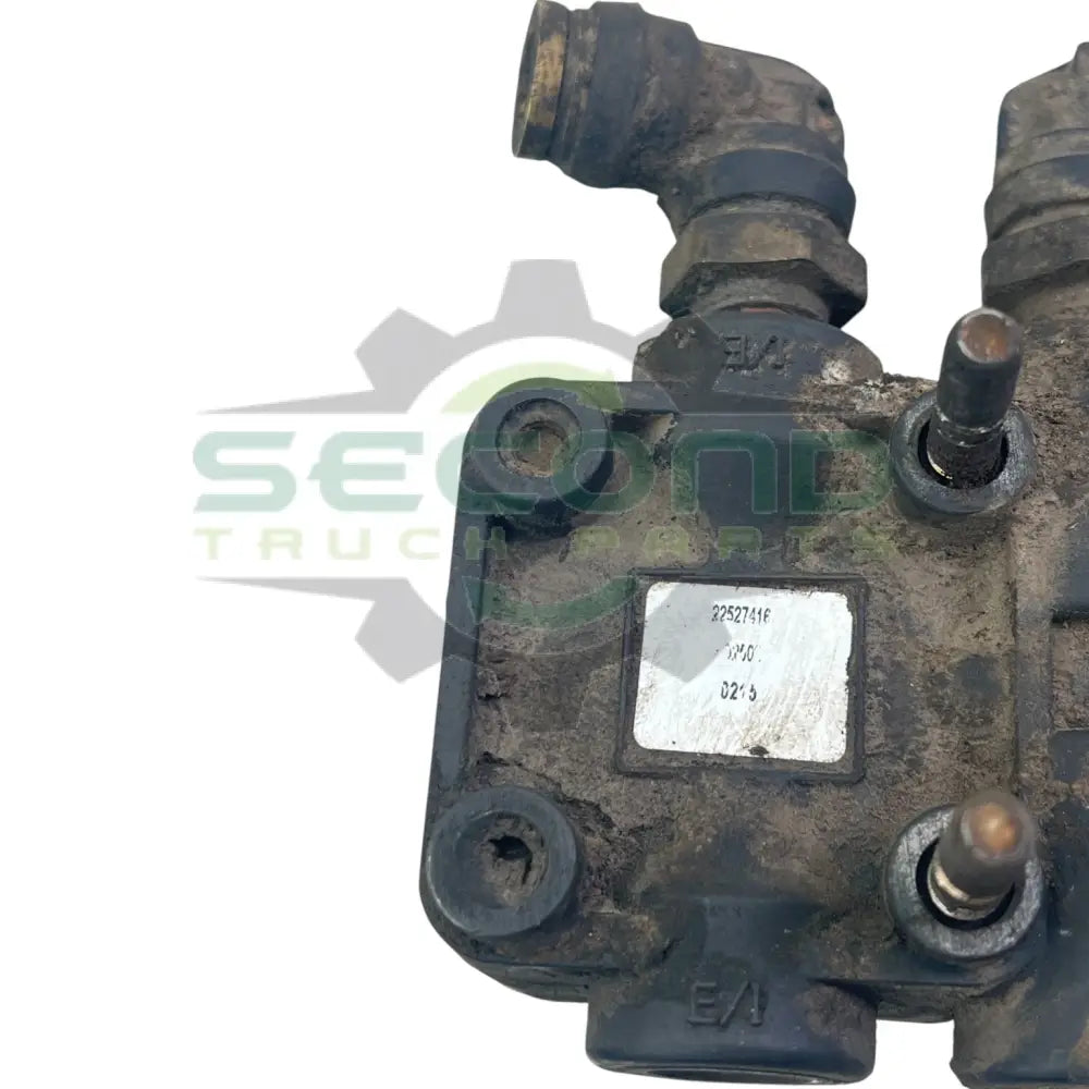 22527416 Genuine Volvo Height Control Valve - Second Truck Parts