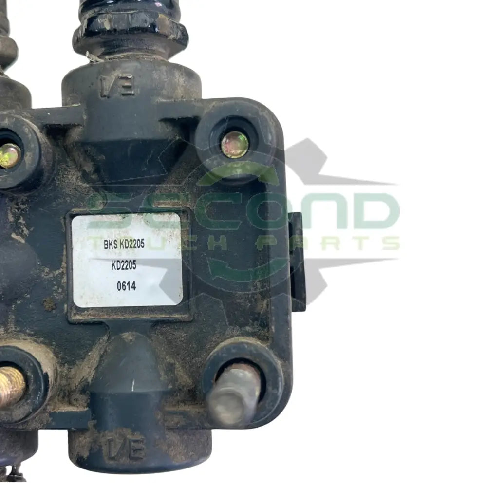 KD2205 Genuine Volvo Height Control Valve - Second Truck Parts