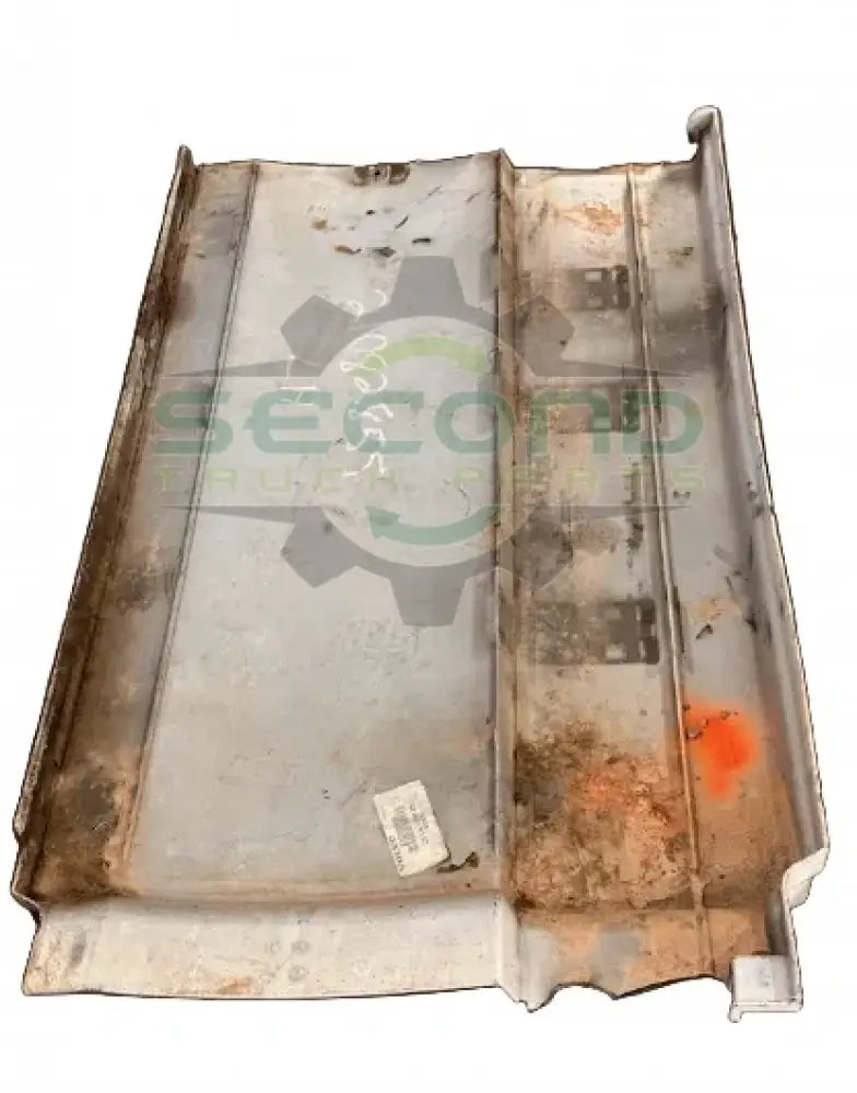 21082855 Genuine Volvo Left Rear White Tank Skirt - Second Truck Parts