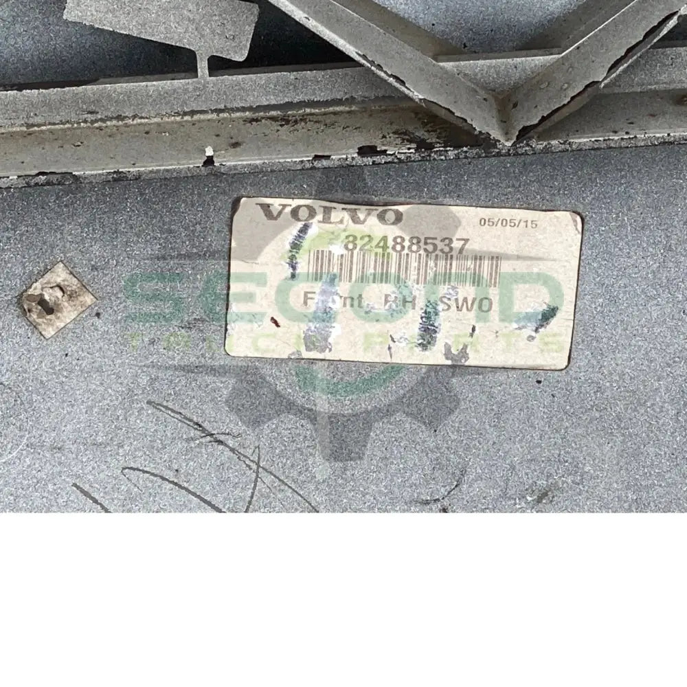 82488537 Genuine Volvo White Front Right Chassis Fairing - Second Truck Parts