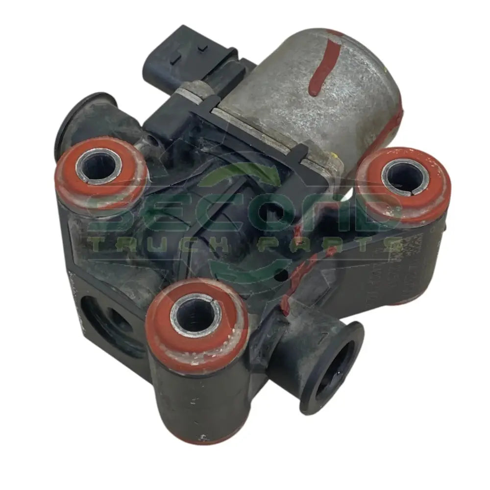 04-33700-000 Genuine Wabco Water Supply Valve - Second Truck Parts