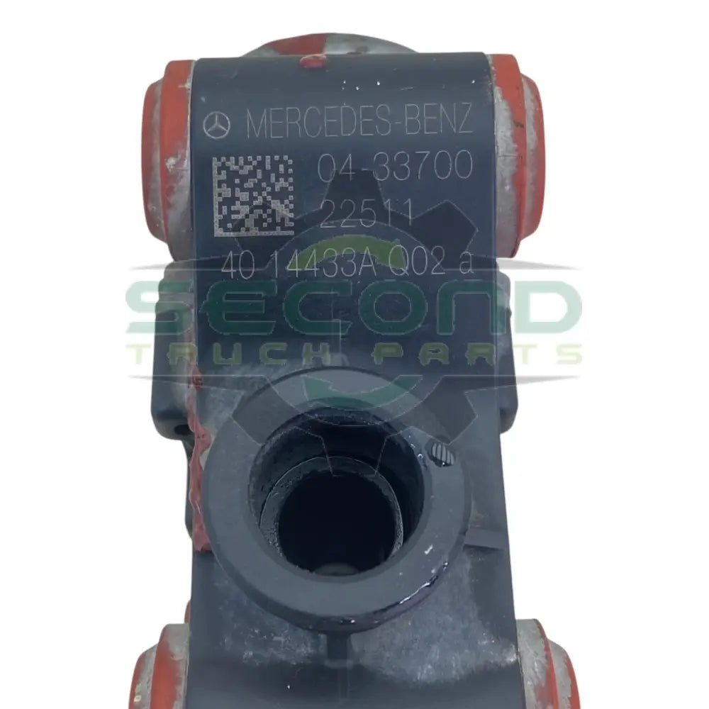 04-33700-000 Genuine Wabco Water Supply Valve - Second Truck Parts