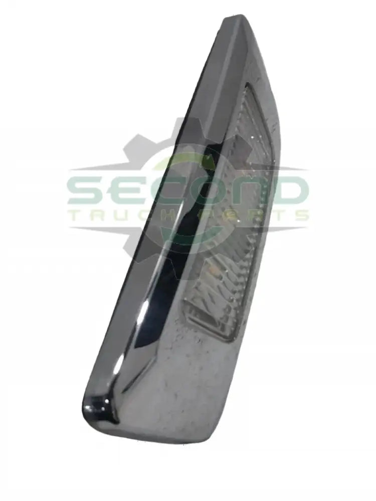Hood KW T680 mounted turnsignal indicator OEM - Second Truck Parts