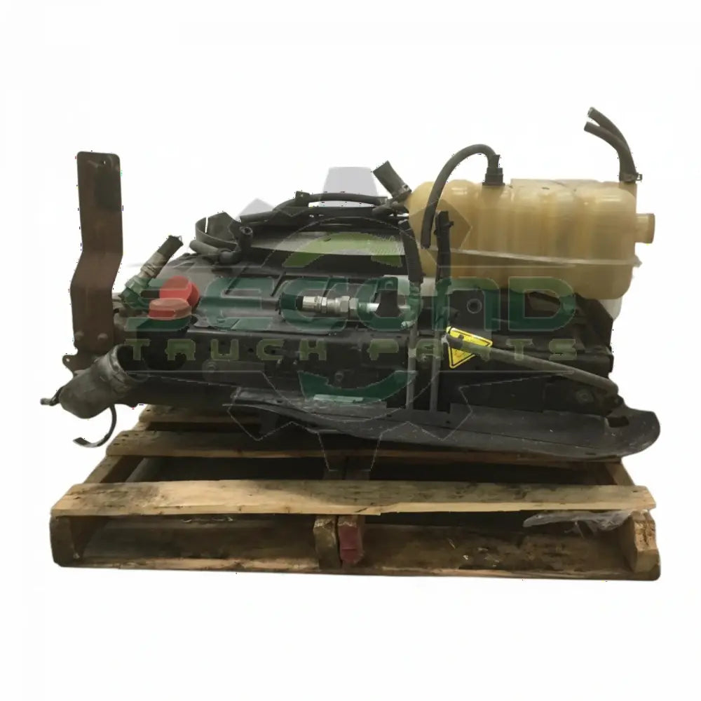 International Complete Cool Pack out of 12' 7400 OEM - Second Truck Parts