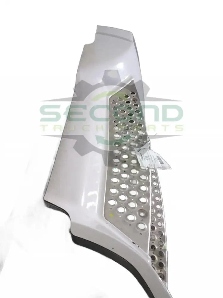 Kenworth 20' T680 Day Cab LH chassis fairing with steps OEM - Second Truck Parts