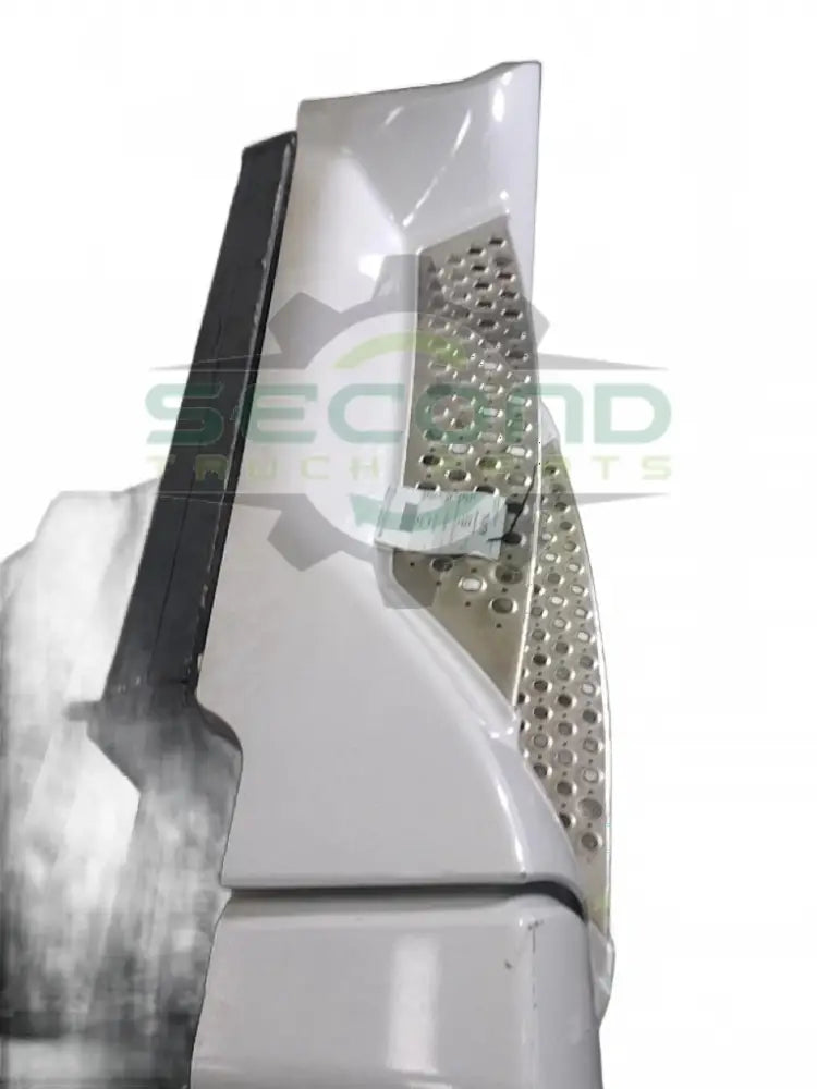 Kenworth 20' T680 Day Cab RH chassis fairing with steps OEM - Second Truck Parts