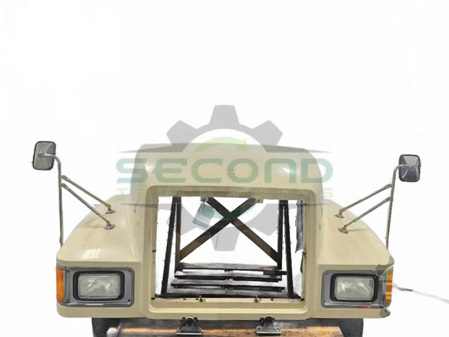 Mack 15' CHU groomed hood with headlights OEM 82053610 - Second Truck Parts