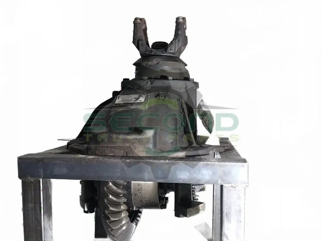 Meritor Complete Carrier RS23-160 in 2 OEM 8235-RS23161NFNN557280 - Second Truck Parts