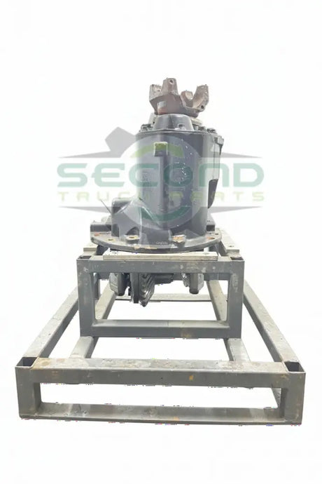 Meritor MT-40-14X3C front rear axle carrier with power divider OEM - Second Truck Parts