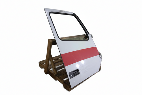Volvo RH side door OEM 22674777 - Second Truck Parts