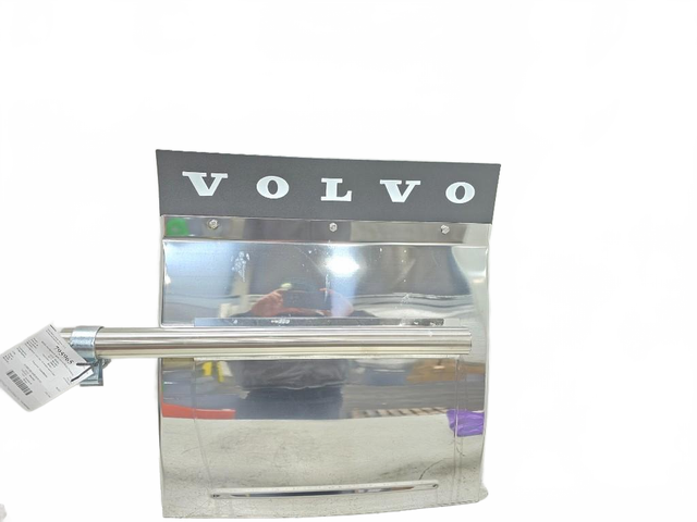 Volvo Rear 1/4 fenders OEM 24408085 - Second Truck Parts