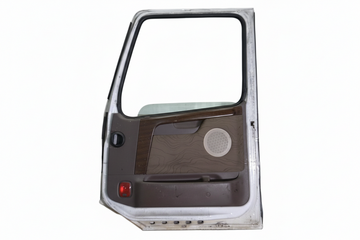 Volvo RH side door OEM 22674777 - Second Truck Parts