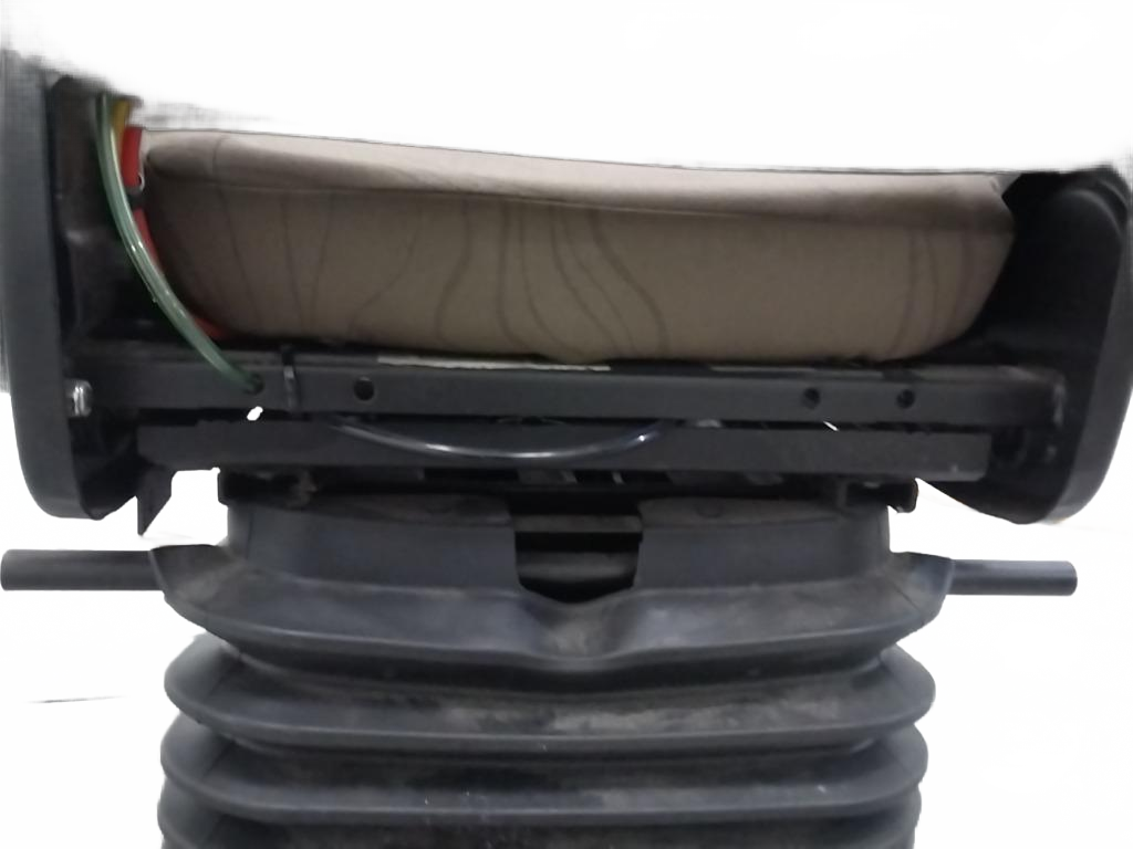 Volvo RH AIR RIDE SEAT/738565 OEM 21615566 - Second Truck Parts