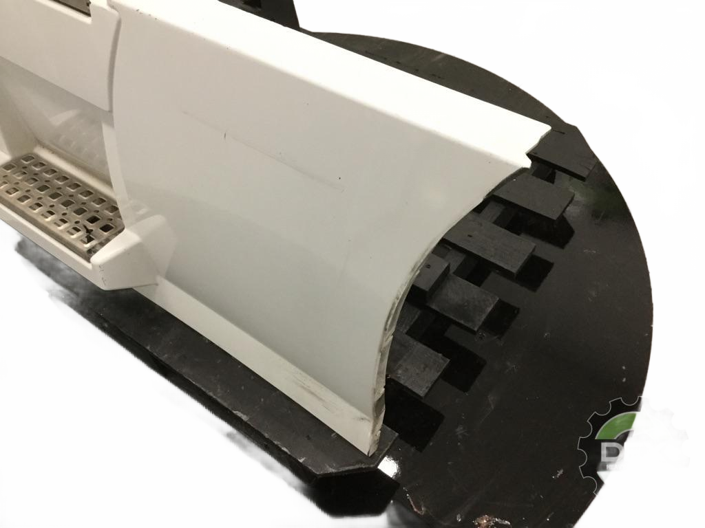 Volvo VNL LH Rear Chassis fairing with steps 52" OEM - Second Truck Parts