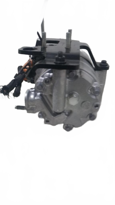 Volvo 24V chassis mounted a/c compressor OEM 84192003D7 - Second Truck Parts