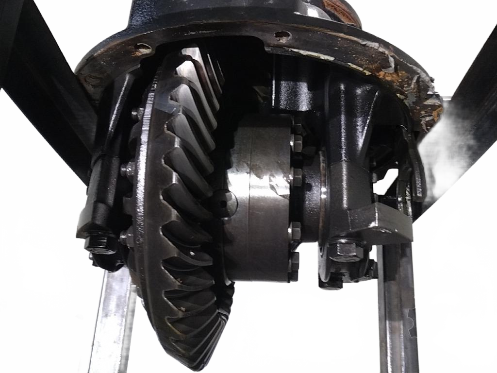 Meritor RS23-160/161 differential carrier assembly in 2 OEM - Second Truck Parts
