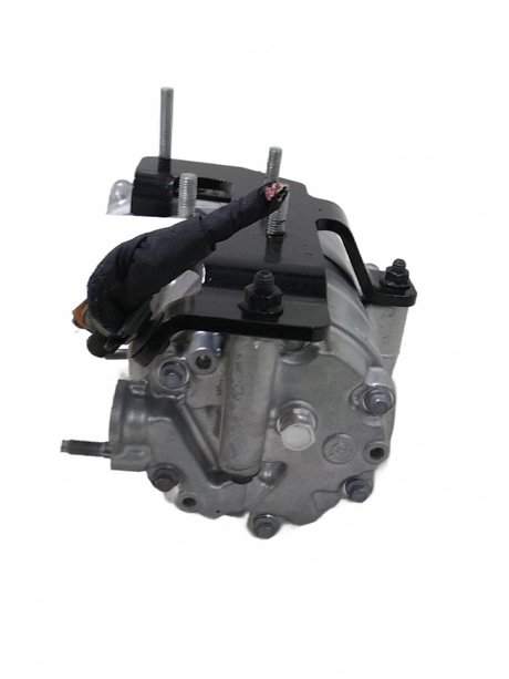 Volvo 24V chassis mounted a/c compressor OEM 84192003D3 - Second Truck Parts
