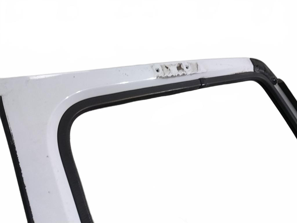 Volvo RH side door OEM 22674777 - Second Truck Parts
