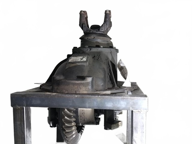 Meritor Complete Carrier RS23-160 in 2 OEM 8235-RS23161NFNN557280 - Second Truck Parts