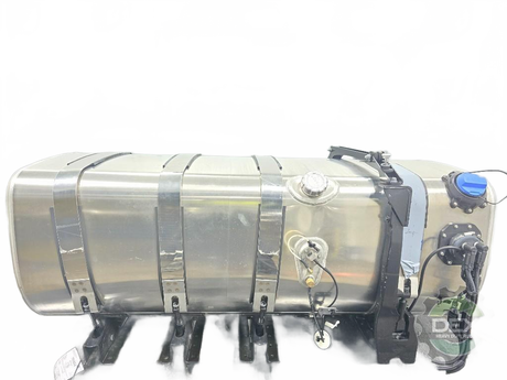 Volvo LH 125 gallon aluminum fuel tank with built in def tank OEM DDD8 - Second Truck Parts