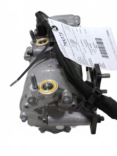 Chassis 24V mounted a/c compressor OEM 84192003D2 - Second Truck Parts