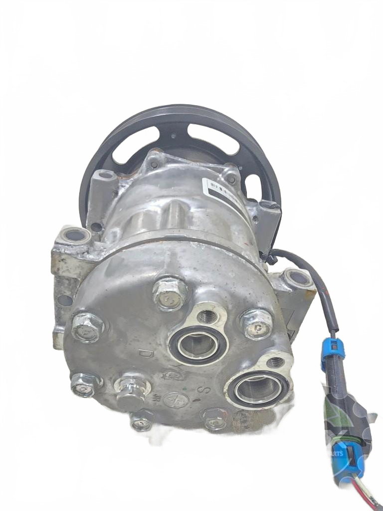 Volvo D13 US24 A/C compressor OEM 78498406D17 - Second Truck Parts