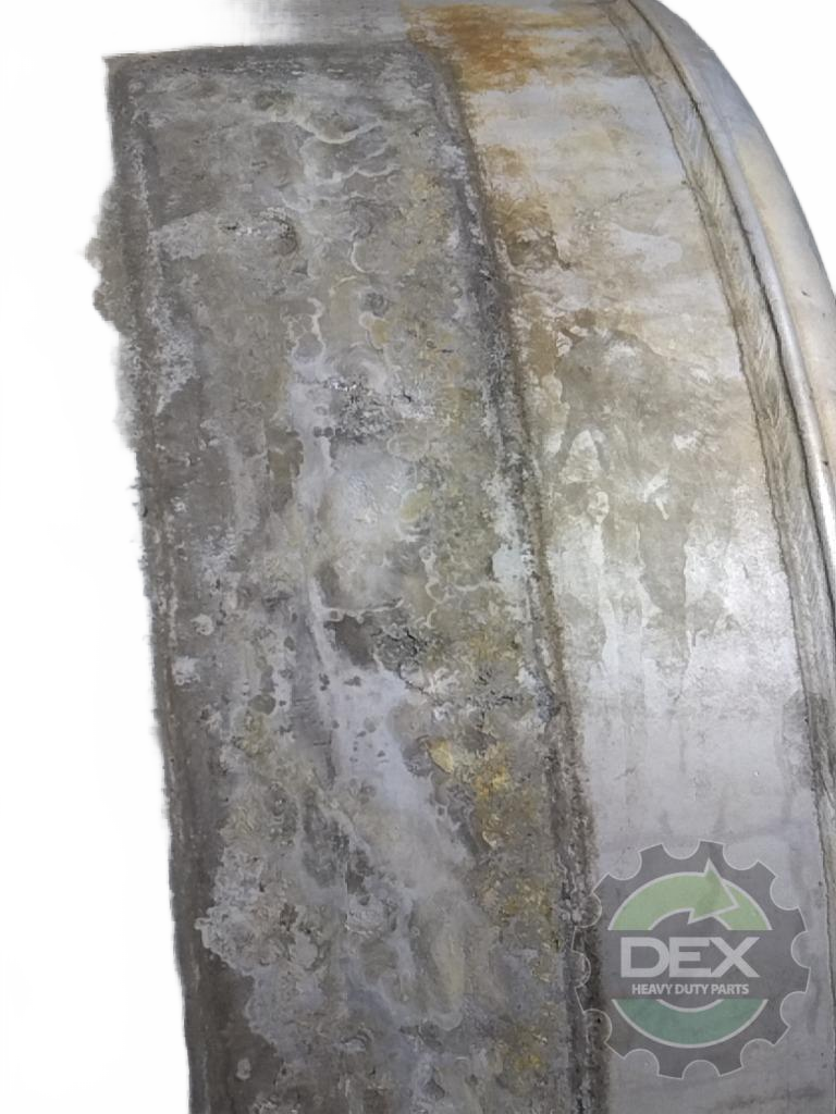 Aluminum RH fuel tank measures 25" x 26" 50 gallon with center - Second Truck Parts