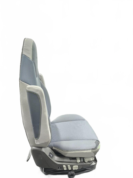 Volvo Premium seat OEM 26023855D2 - Second Truck Parts