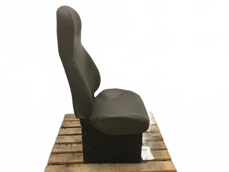 Volvo RH Complete pass seat OEM 21617335 - Second Truck Parts