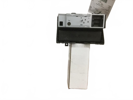 Volvo Radio with usb 12V and CD player OEM 22659648 - Second Truck Parts