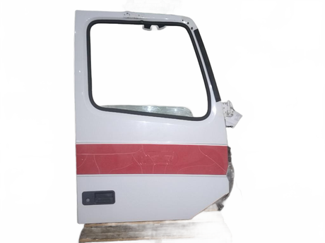 Volvo RH side door OEM 22674747 - Second Truck Parts