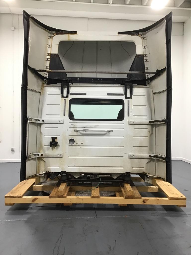 Volvo VNM groomed Daycab OEM 21134493D40