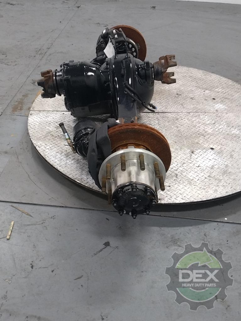 Meritor MT40-14XHE complete front rear axle in 2 OEM - Second Truck Parts