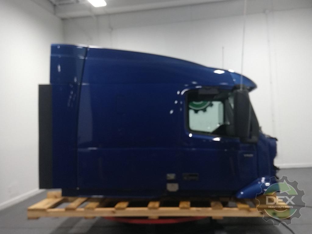 Volvo VNR640 complete groomed sleeper cab OEM 78517020D1