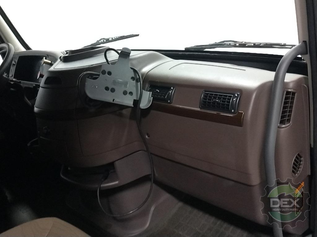 Volvo VNL670 groomed cab OEM 20413813