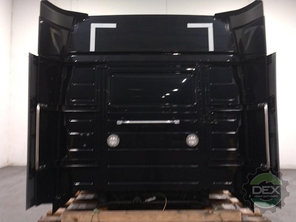 Volvo VNR640 complete groomed sleeper cab OEM 82660501