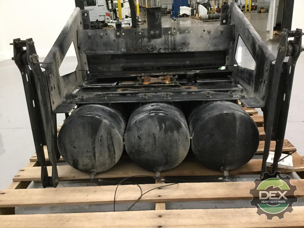 Volvo VNL steel battery box with x3 steel air tanks OEM 21043167D59