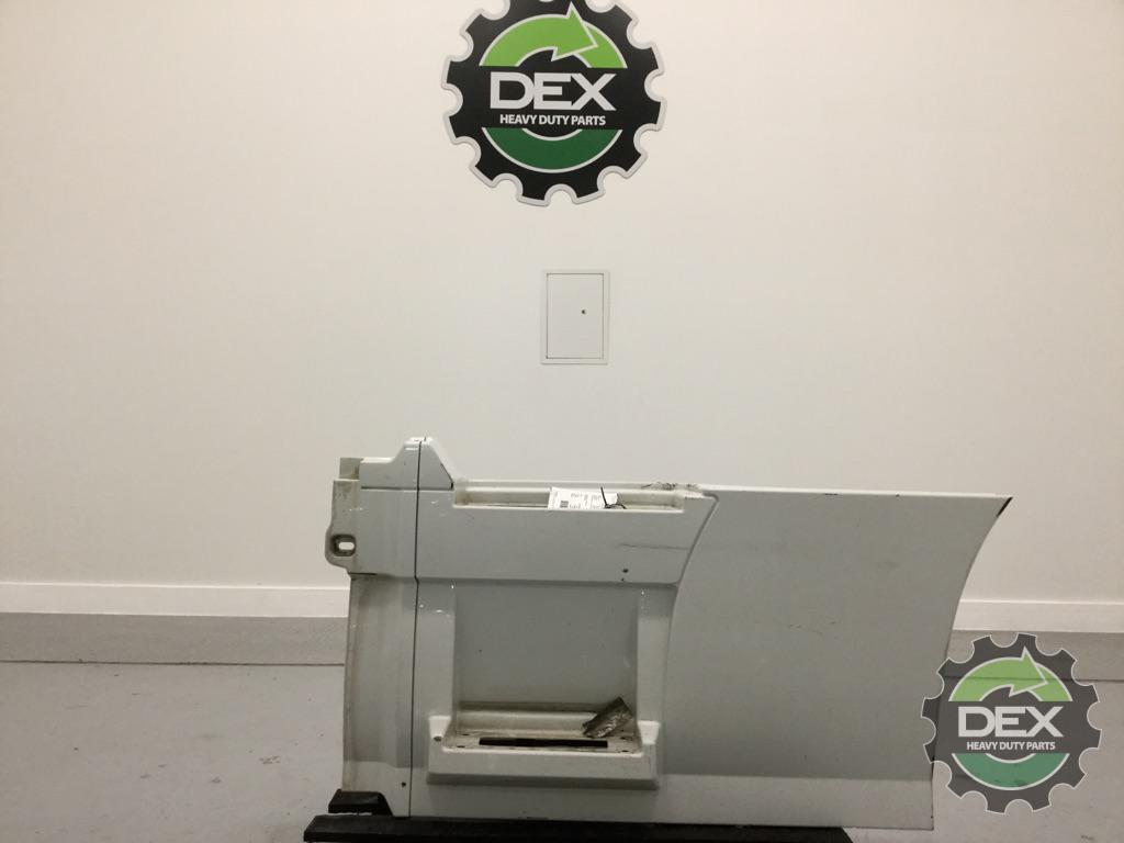 Volvo VNL Rear L/H chassis fairing with steps 52" OEM 82490512D12