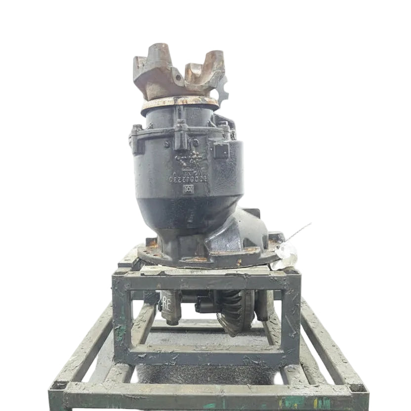 Meritor MT-40-14X3C front rear axle carrier with power divider OEM - Second Truck Parts