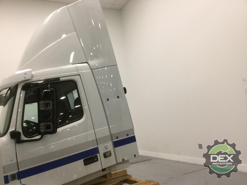Volvo VNM day cab wired for D13 engine US10+6 OEM 21134493D54