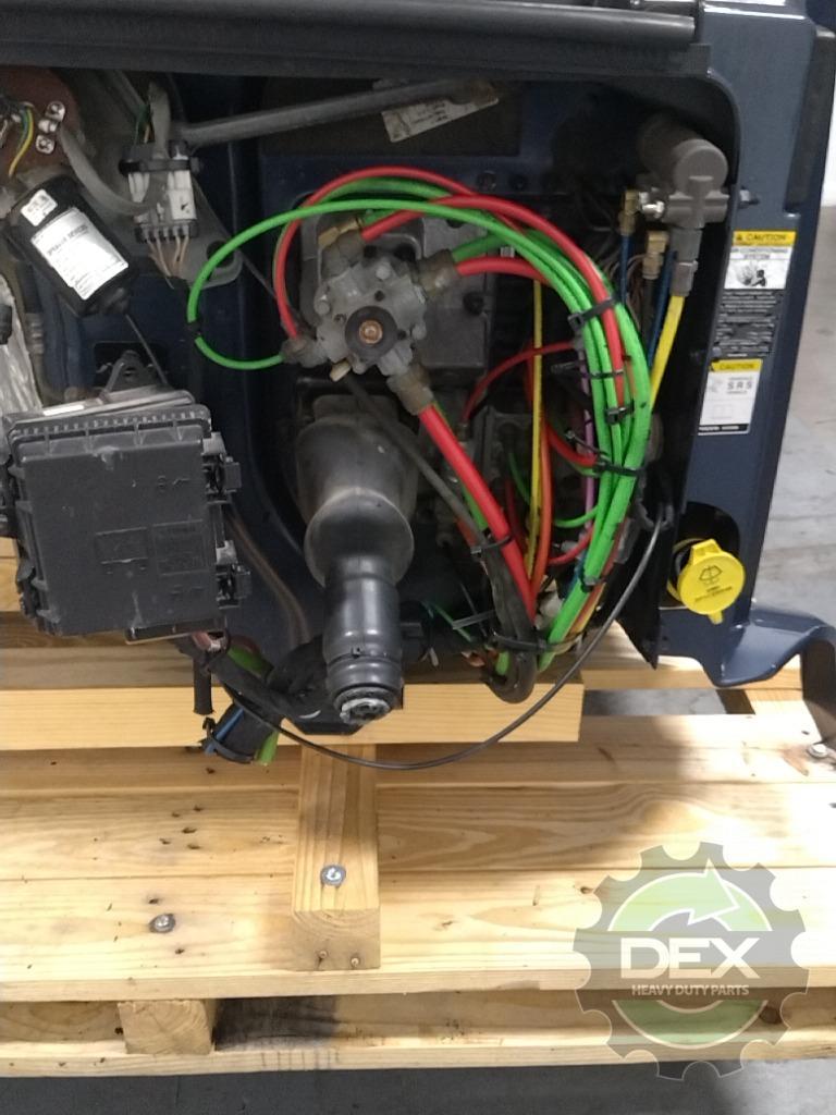 Volvo VNL780 sleeper cab OEM 20801803