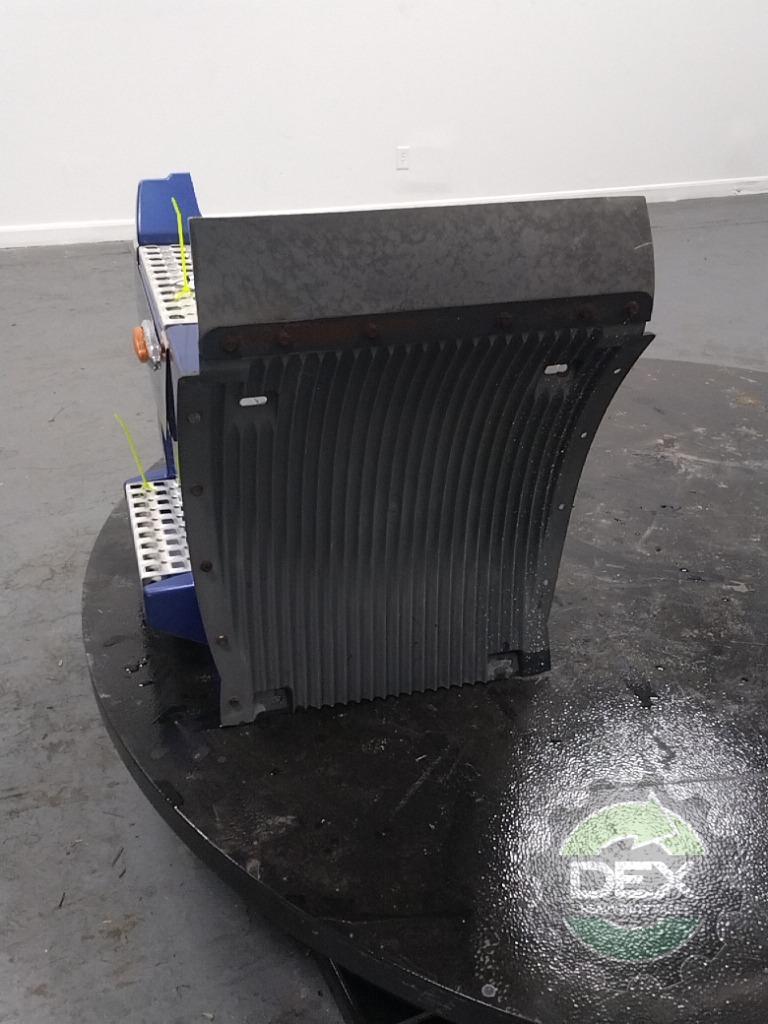 Volvo VNL LH rear chassis fairing OEM 20982719D1