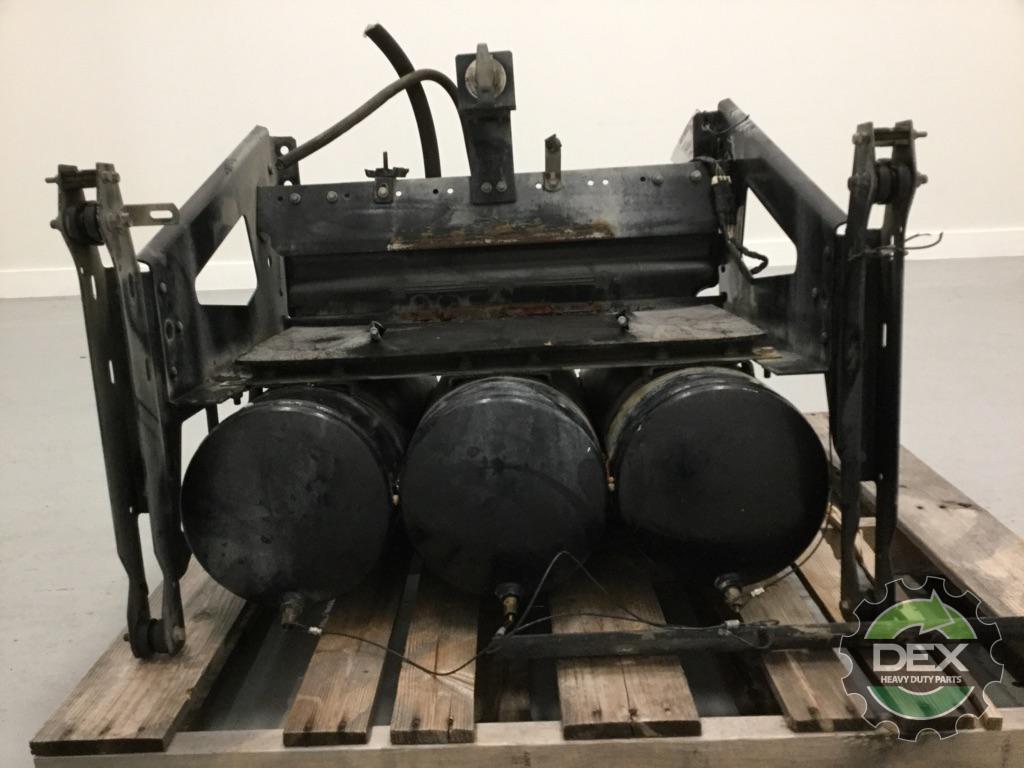 Volvo VNL steel battery box with x3 steel air tanks 21043167 OEM