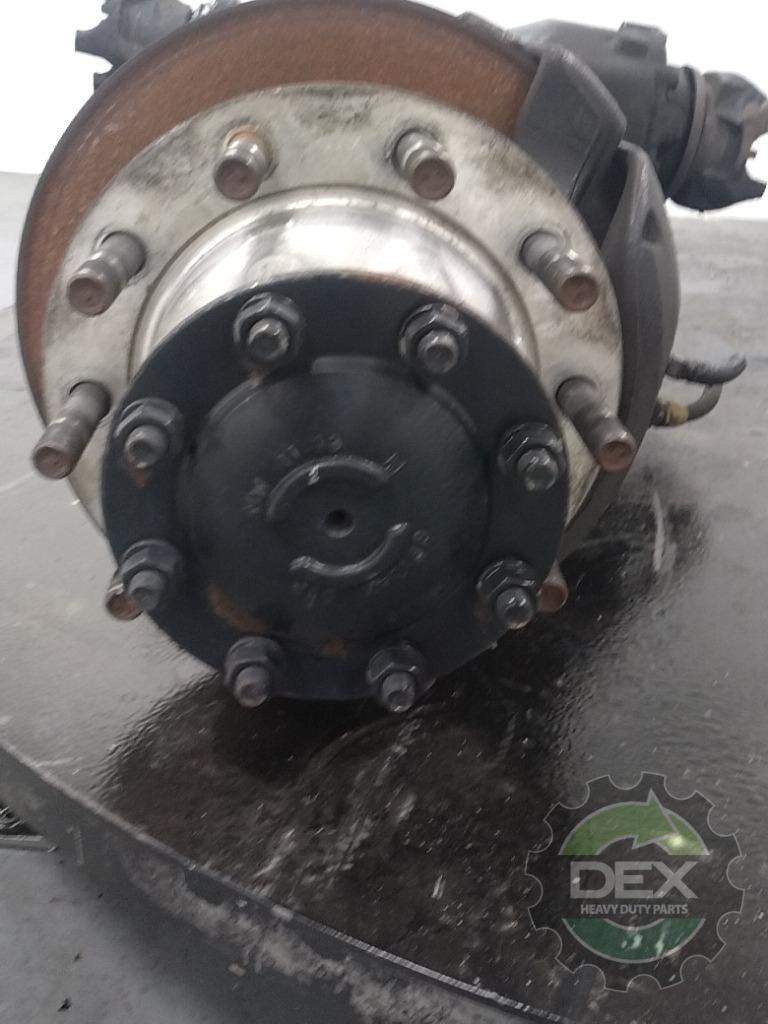 Complete Meritor MT40-14XC rear axle assembly in 2 OEM DDD2 - Second Truck Parts