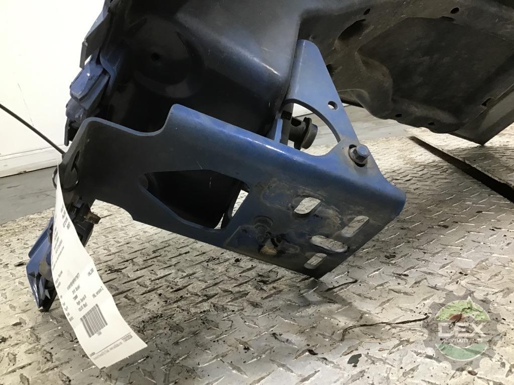 Volvo VNL RH bumper corner OEM 82721516D1