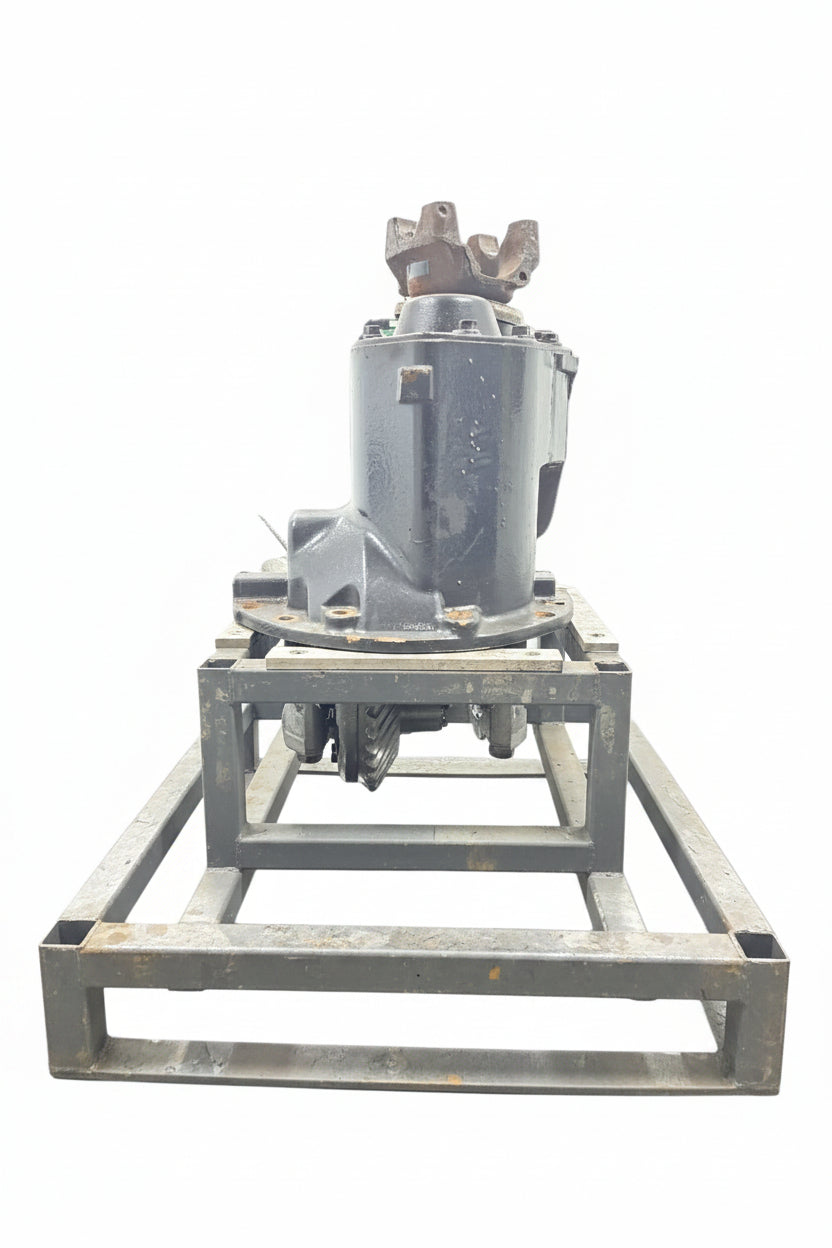Meritor MT-40-14X3C front rear axle carrier with power divider OEM - Second Truck Parts