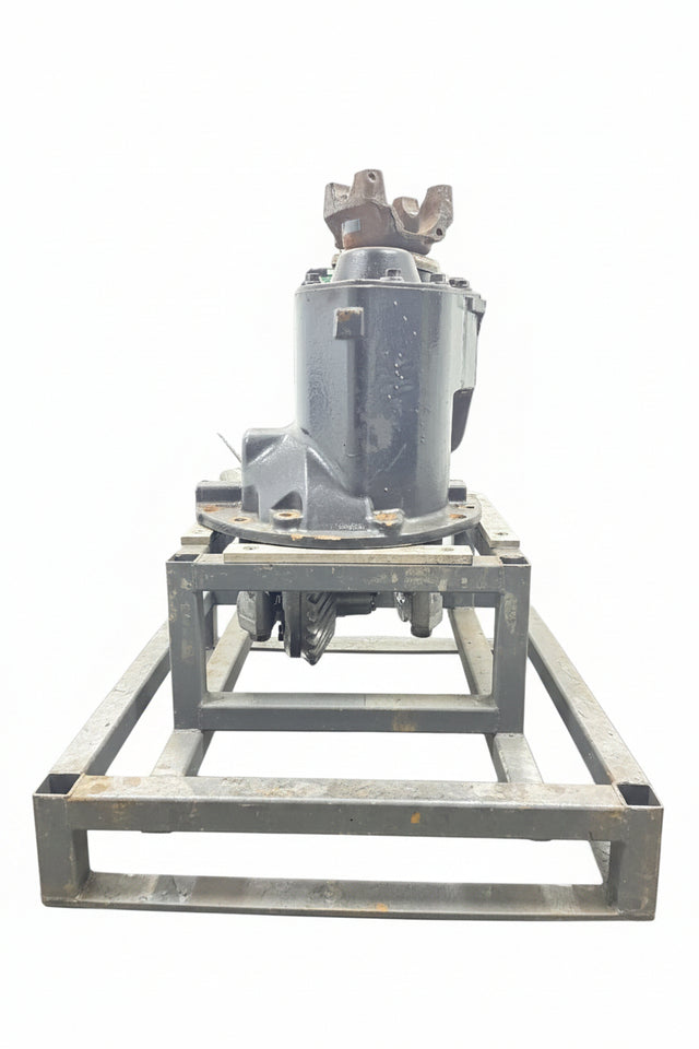 Meritor MT-40-14X3C front rear axle carrier with power divider OEM - Second Truck Parts
