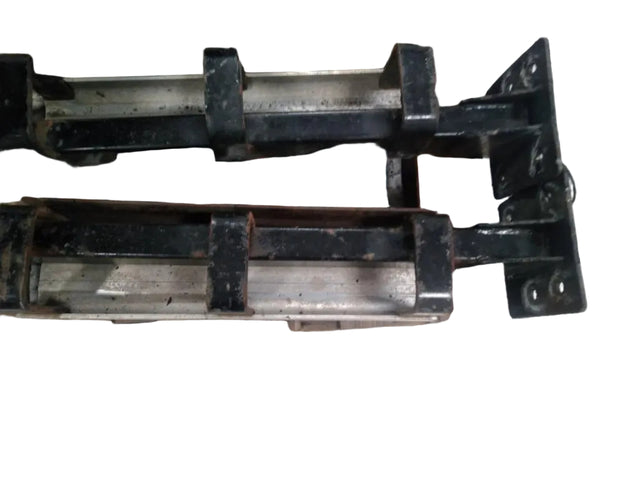Matching Set of Magnum rear mud flap bracket with chain hangers OEM - Second Truck Parts